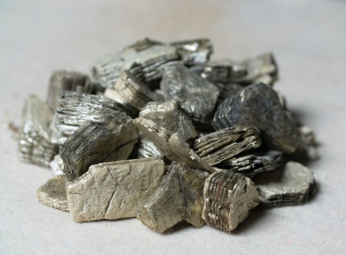 vermiculite is a mineral that withstands high temperatures