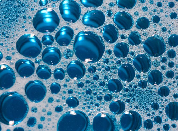 usuwanie pleśni z drewna